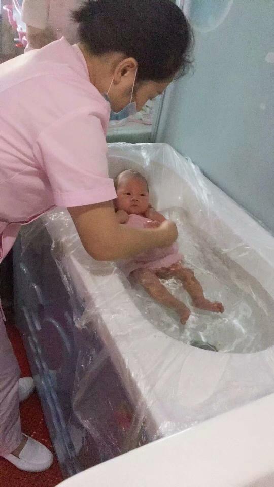 周阿姨的工作照片3